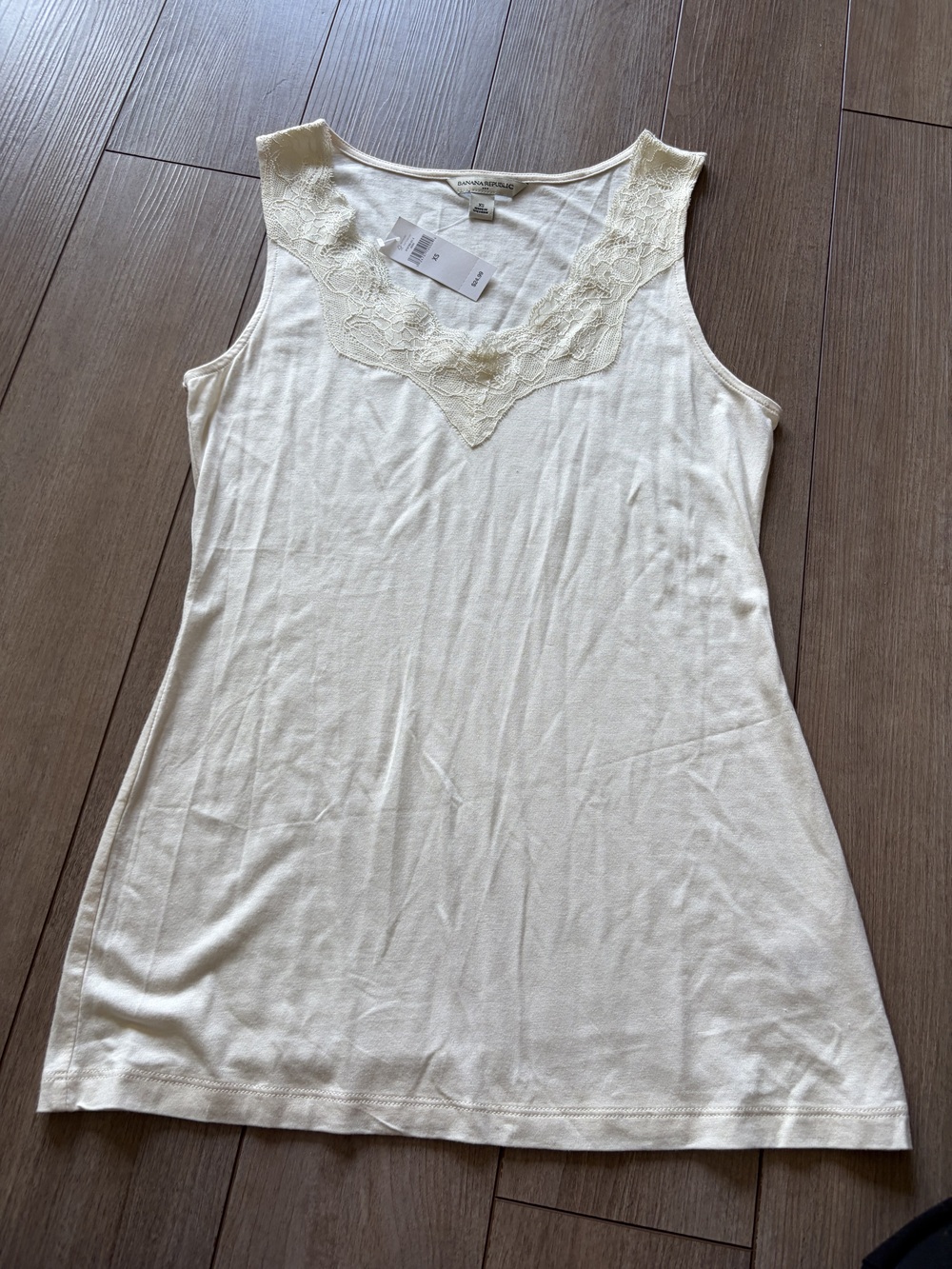 Banana Republic Women's Tank Top Cream Size XS Lace Trim V-Neck Cami NWT